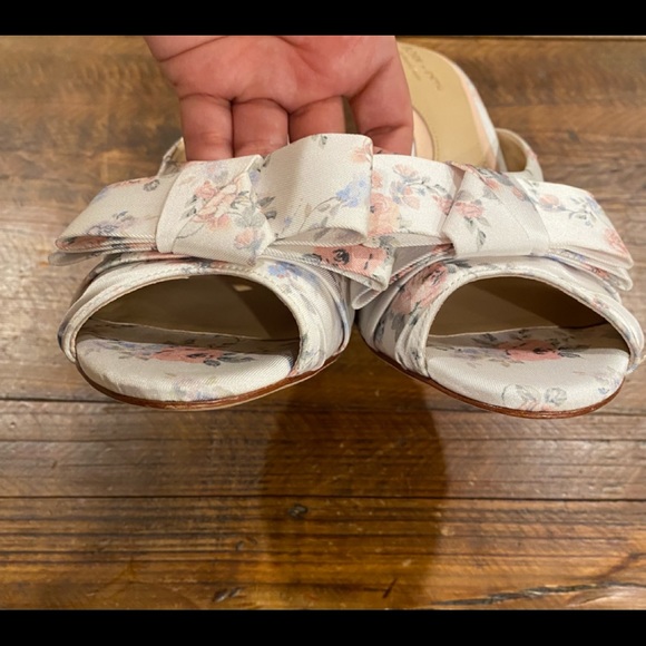 Born on Fifth Floral Bow Antonio Melani - Picture 10 of 14